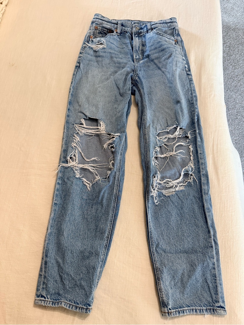 American Eagle Outfitters Medium Wash Distressed Wide-Leg Jeans